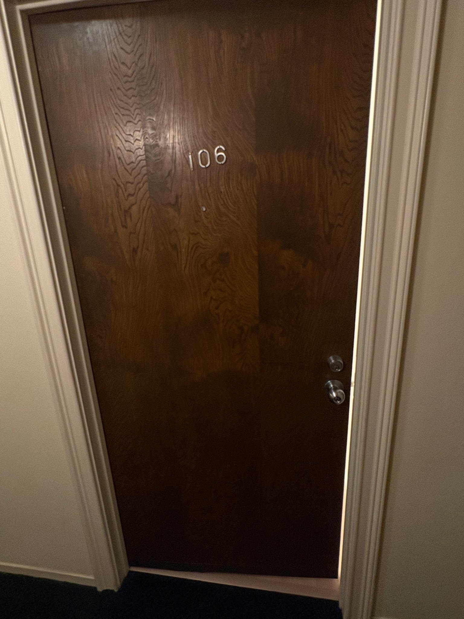 Oakland Apartment: 3840 Howe St