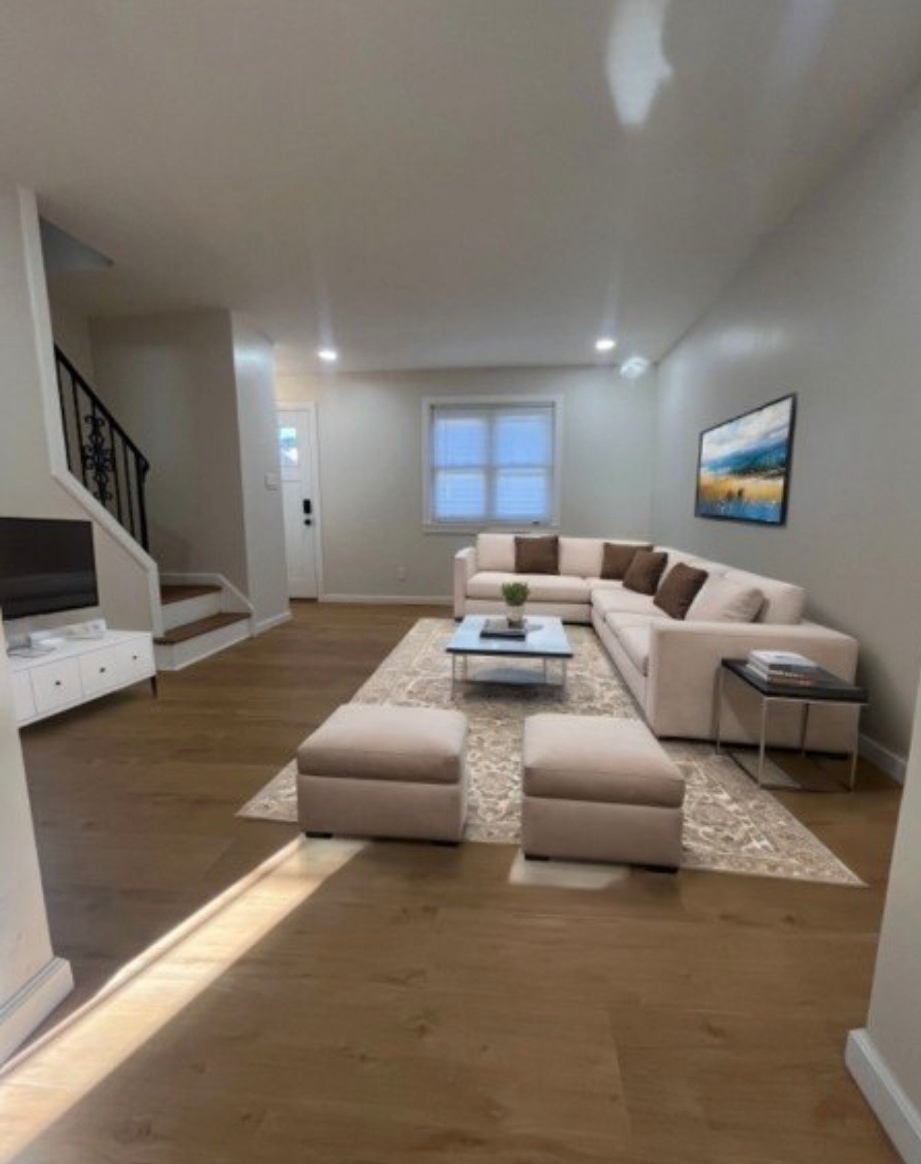 East Orange Townhome: 27A Melmore Gdns