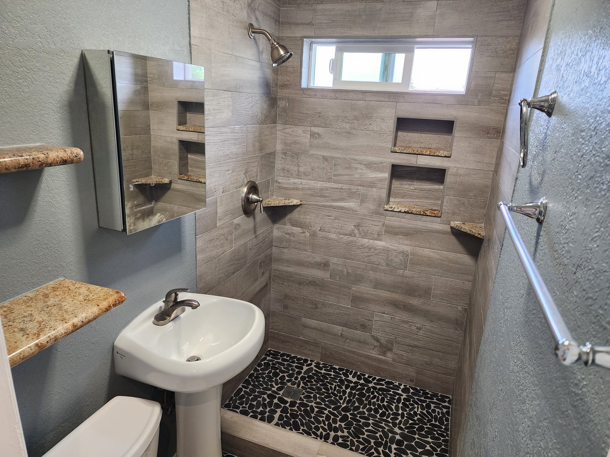 Escondido Apartment: 711 South Pine Street