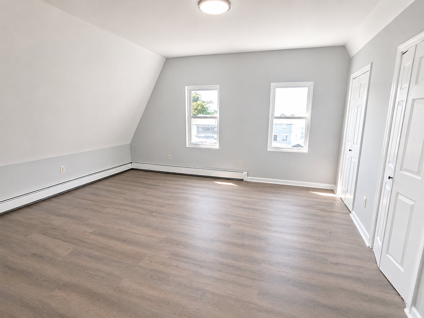 Newark Condo: 50 Halsted St