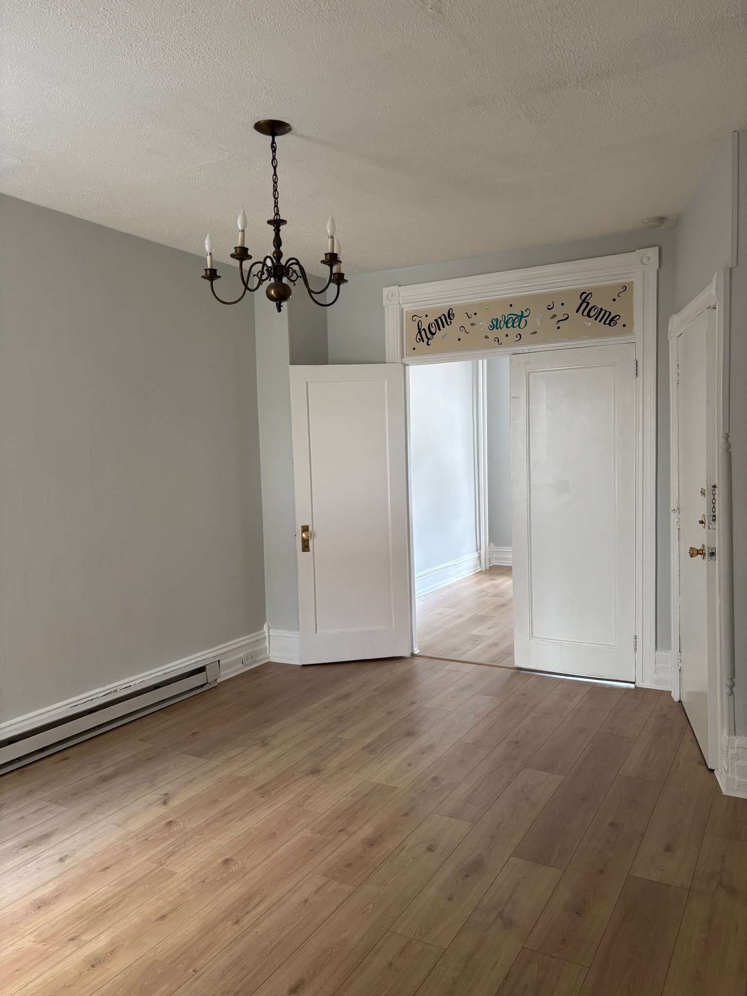 Allentown Apartment: 905 1/2 W Allen St