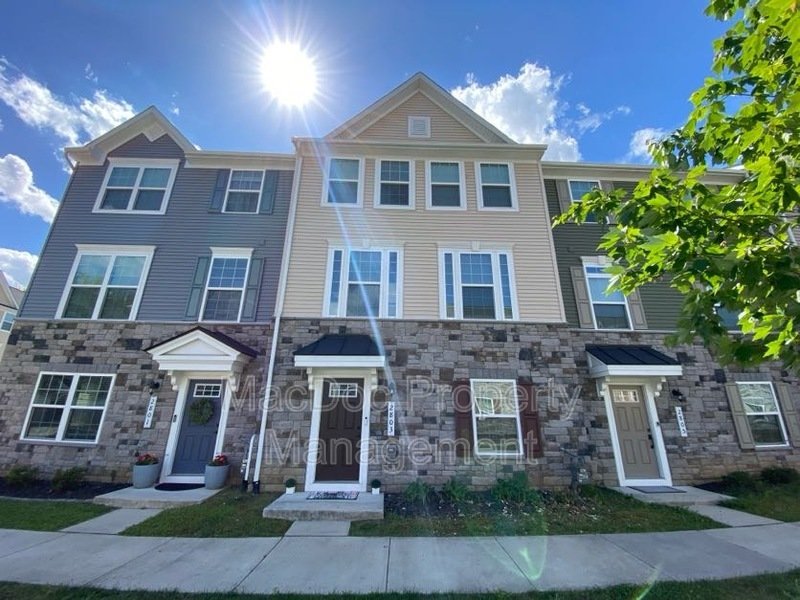 Fredericksburg Townhome: 2803 Wheatland Station Way