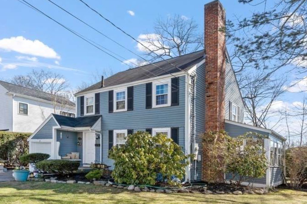 Chestnut Hill House: 25 Moody Street