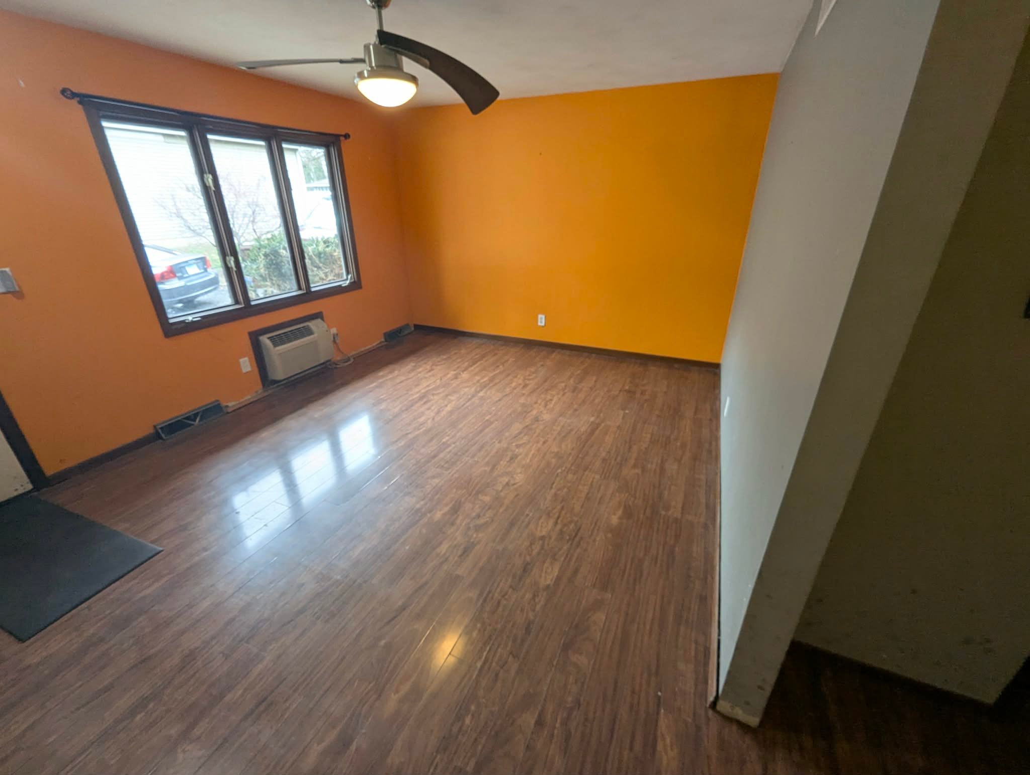 Rockford Apartment: 2027 Eggleston Rd