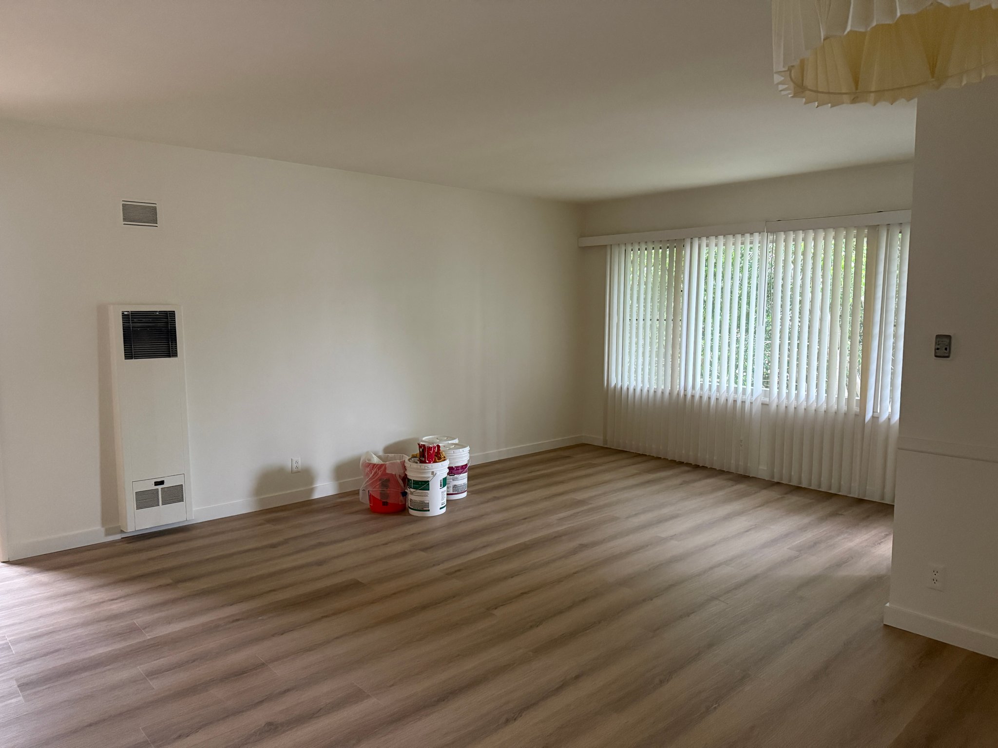 Los Angeles Apartment: 3646 Vinton Ave