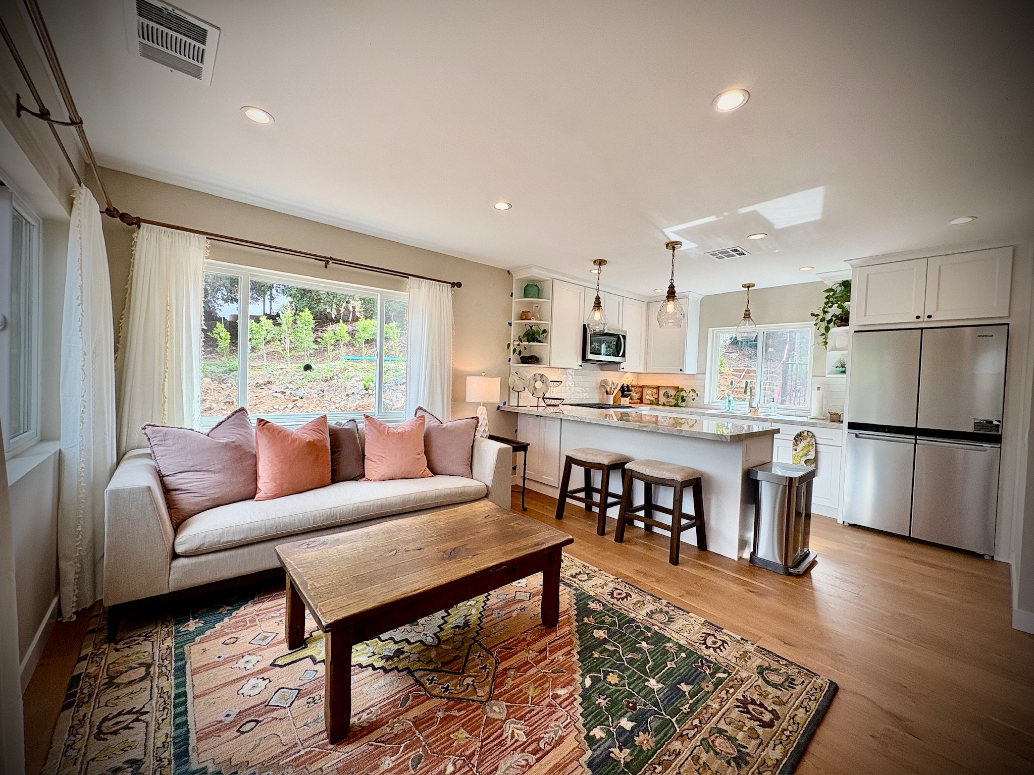 Vista House: 2436 Green Hills Way