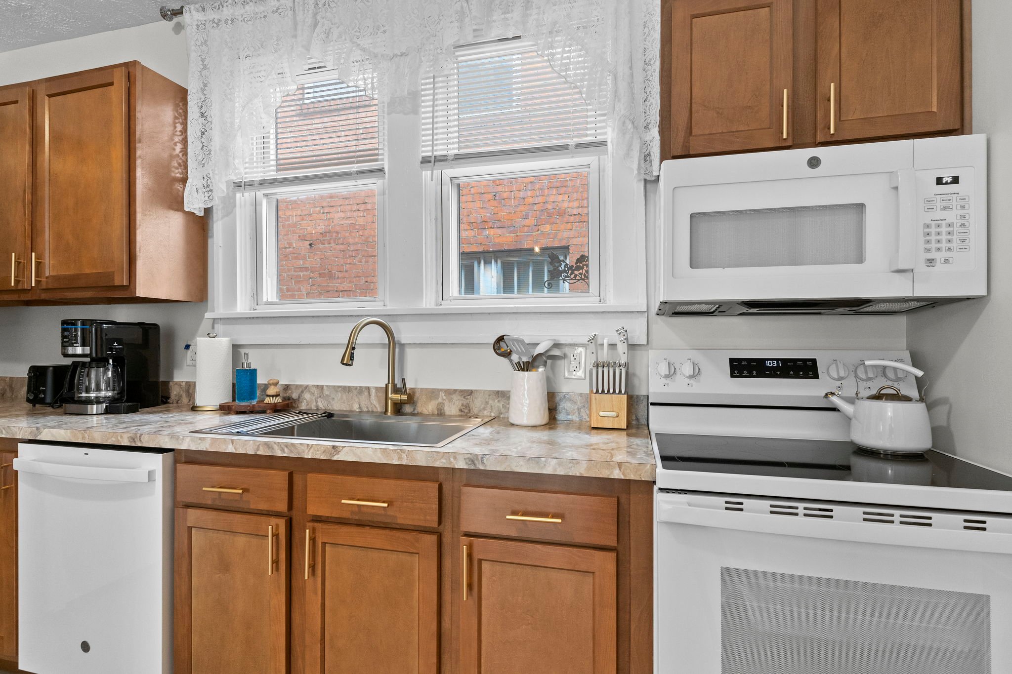 Madision House: 410 baltimore St