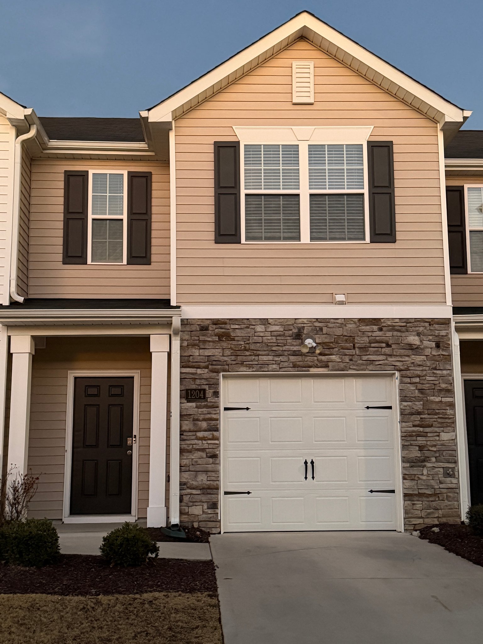 Carthage Townhome: 1204 Gracie Ln