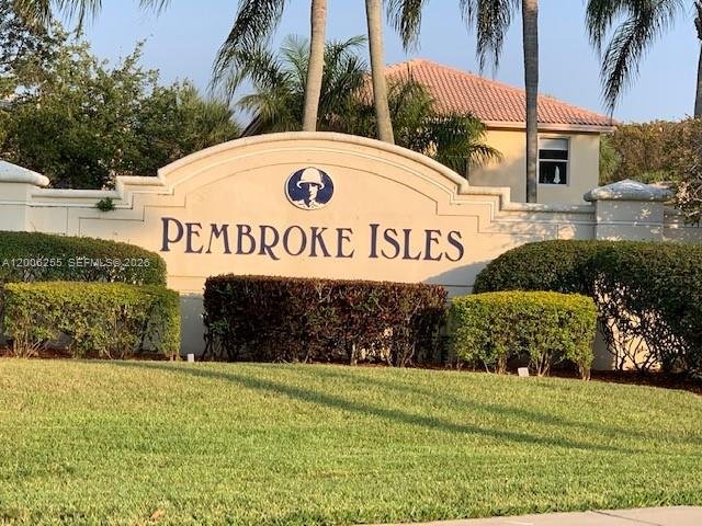 PEMBROKE PINES Townhome: 17001 NW 22nd St