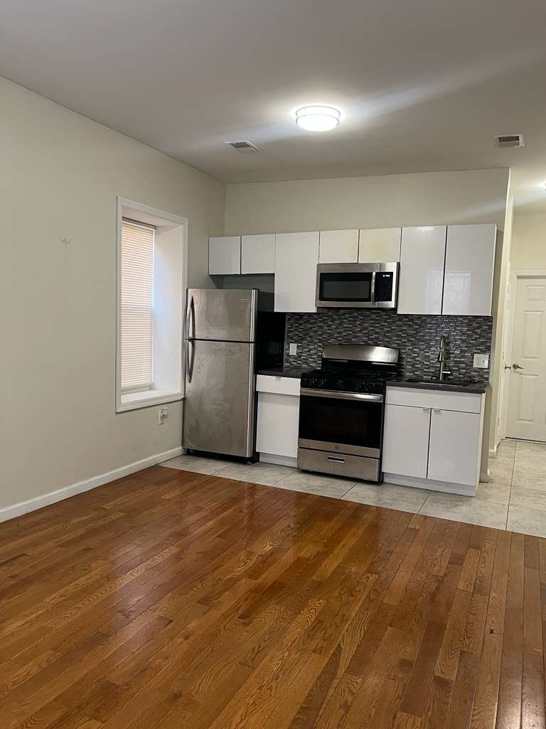 East Orange Apartment: 131 S. Harrison
