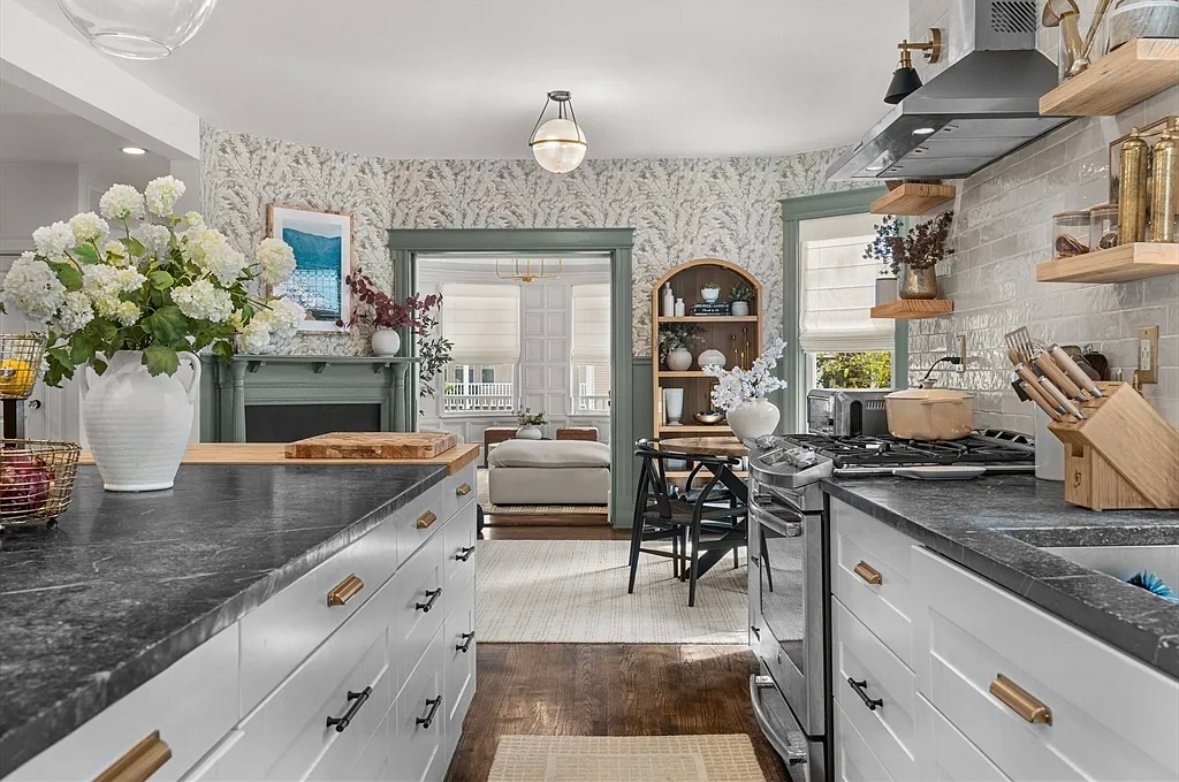 Dorchester Center Condo: 60 Roslin St