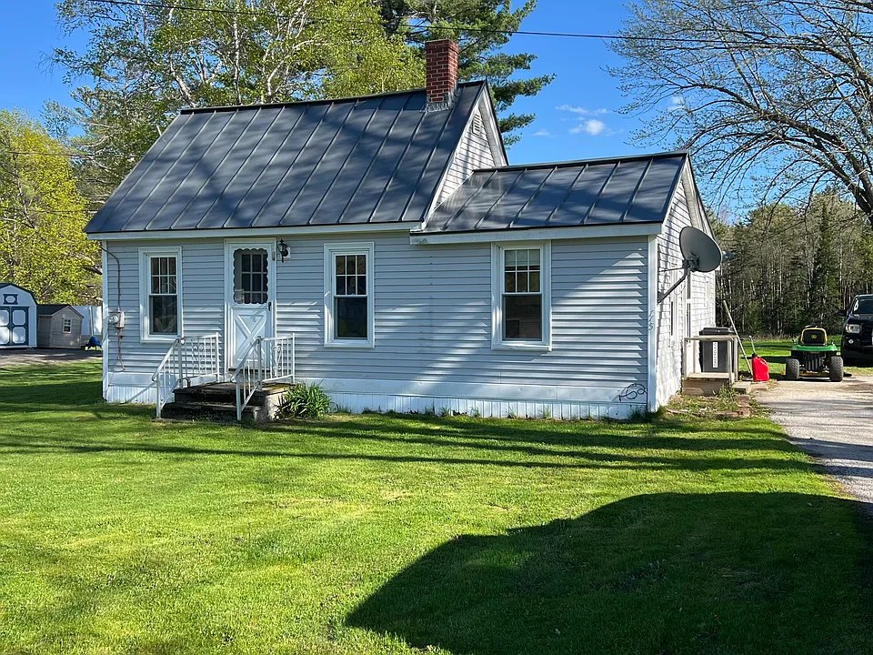 Bradley House: 115 Cram St