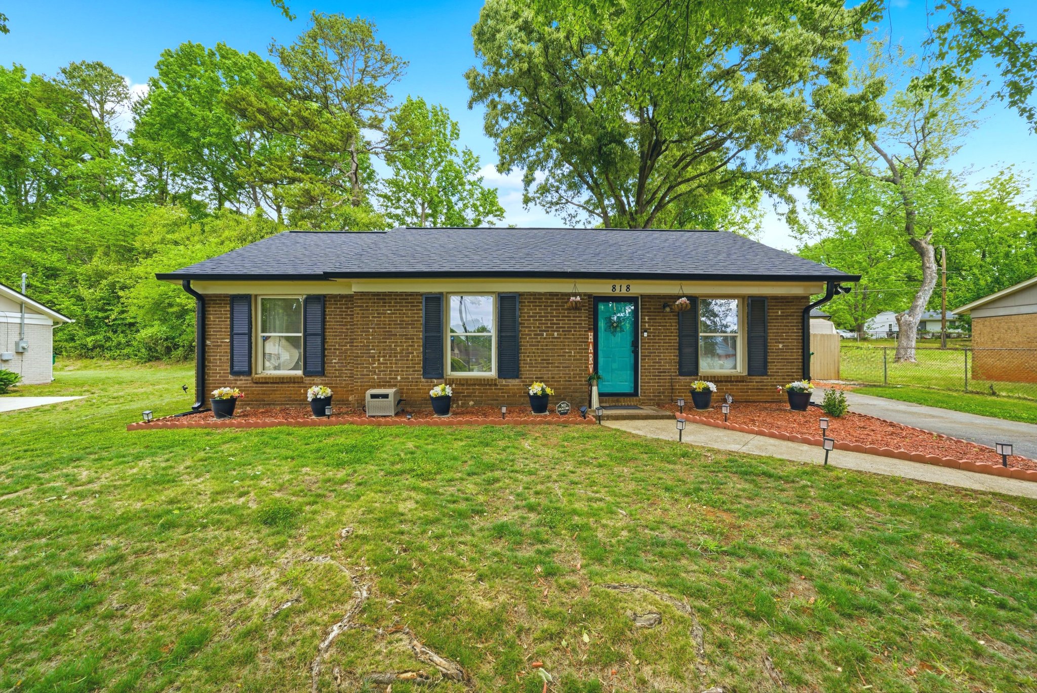 Charlotte House: 818 Dedmon Dr