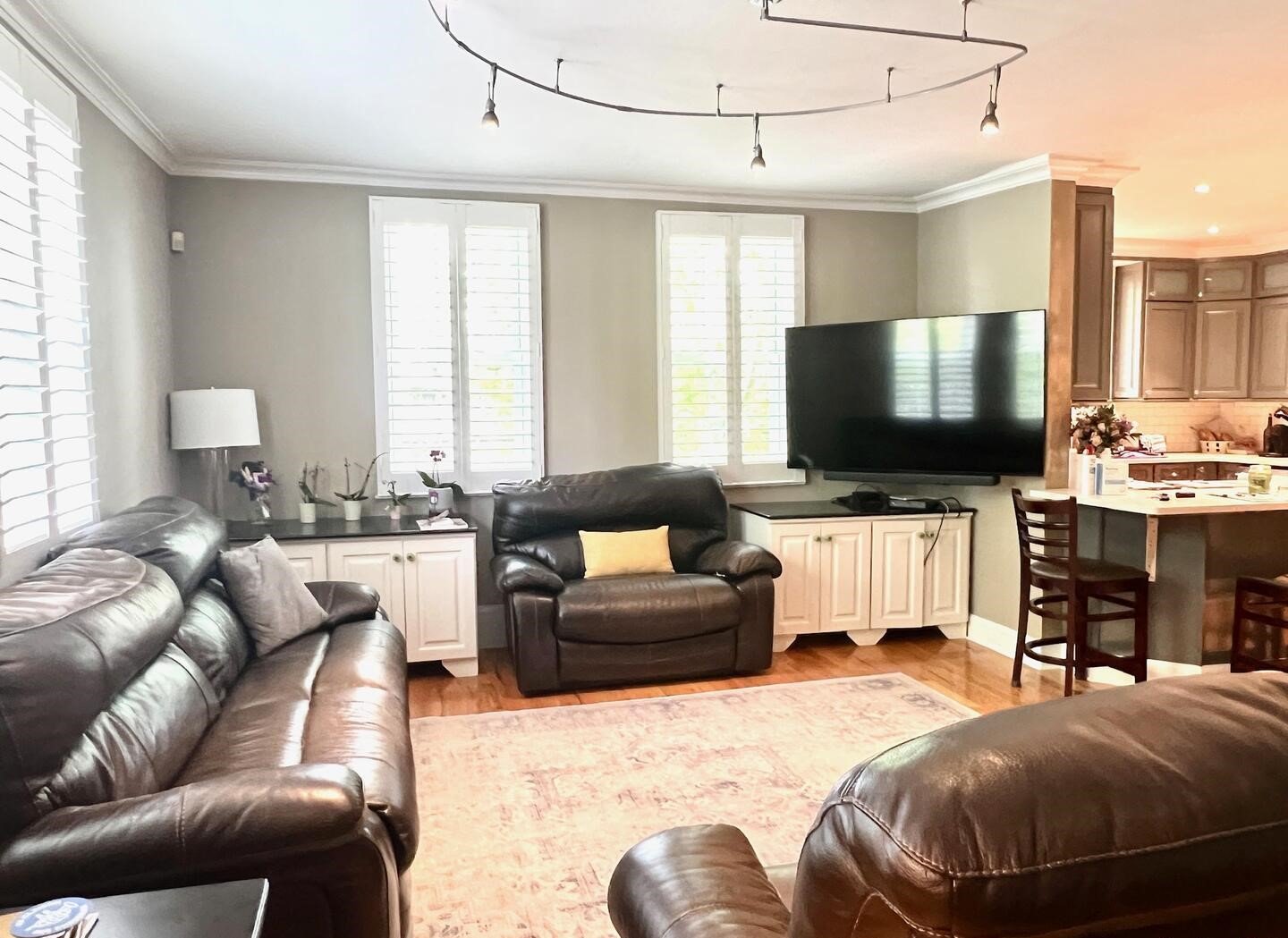 Floral Park House: 318 jericho turnpike
