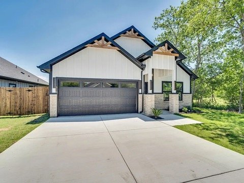 Hillsboro House: 310 Matthew St