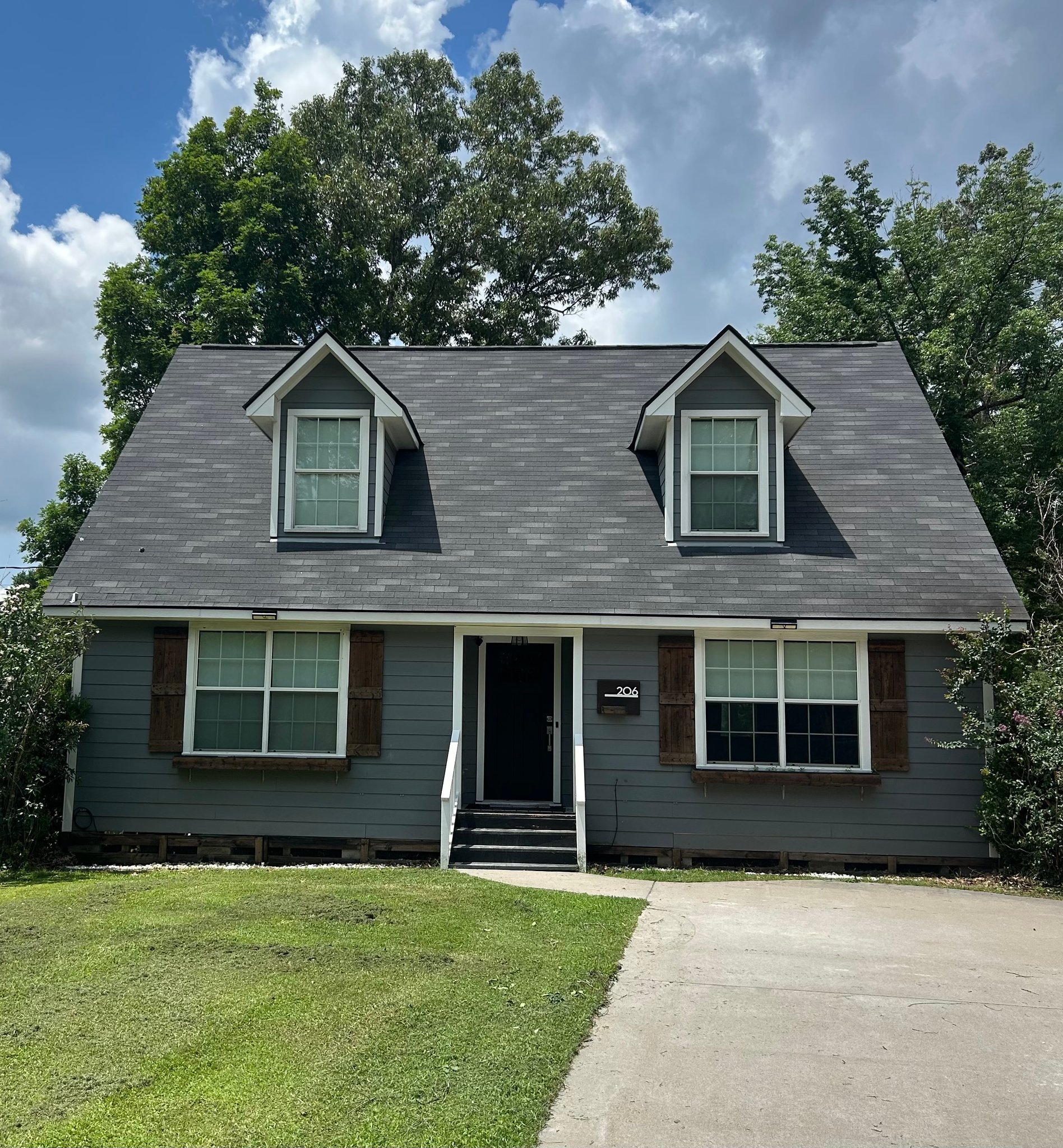 Benton House: 206 Ryan Rd.