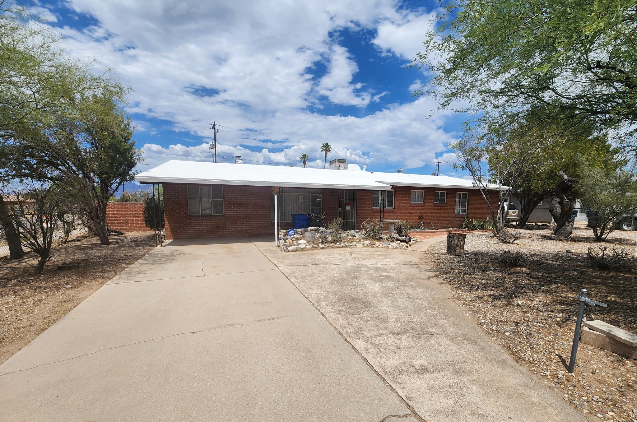tucson House: 5901 e 26th st