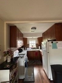 Brighton Apartment: 161 Lake Shore Rd