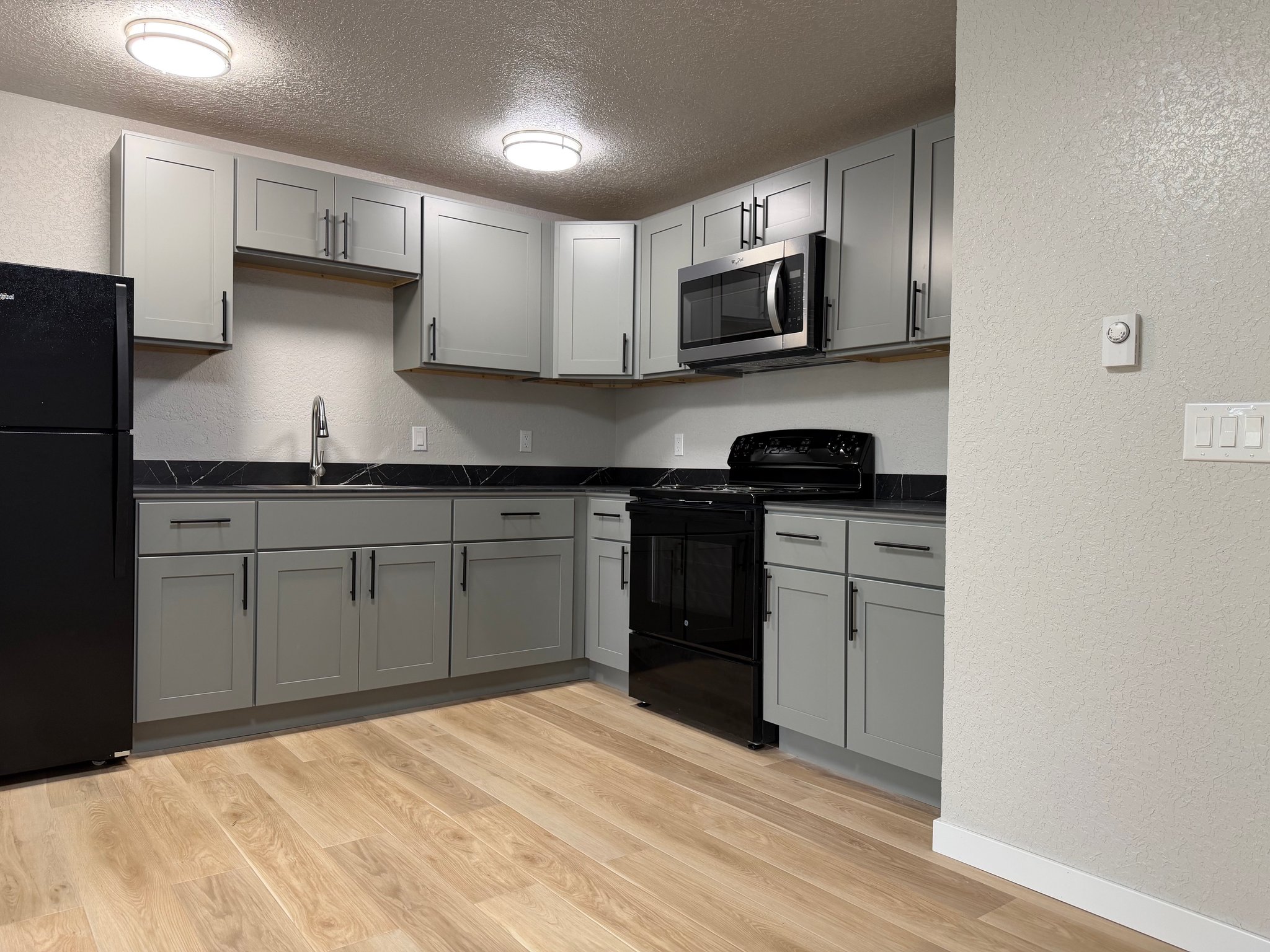 Burien Apartment: 439 sw 156th St