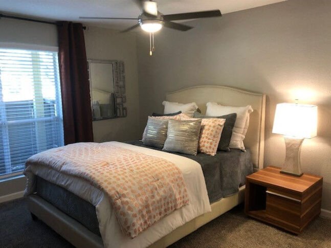 Houston Apartment: 10901 Meadowglen Ln