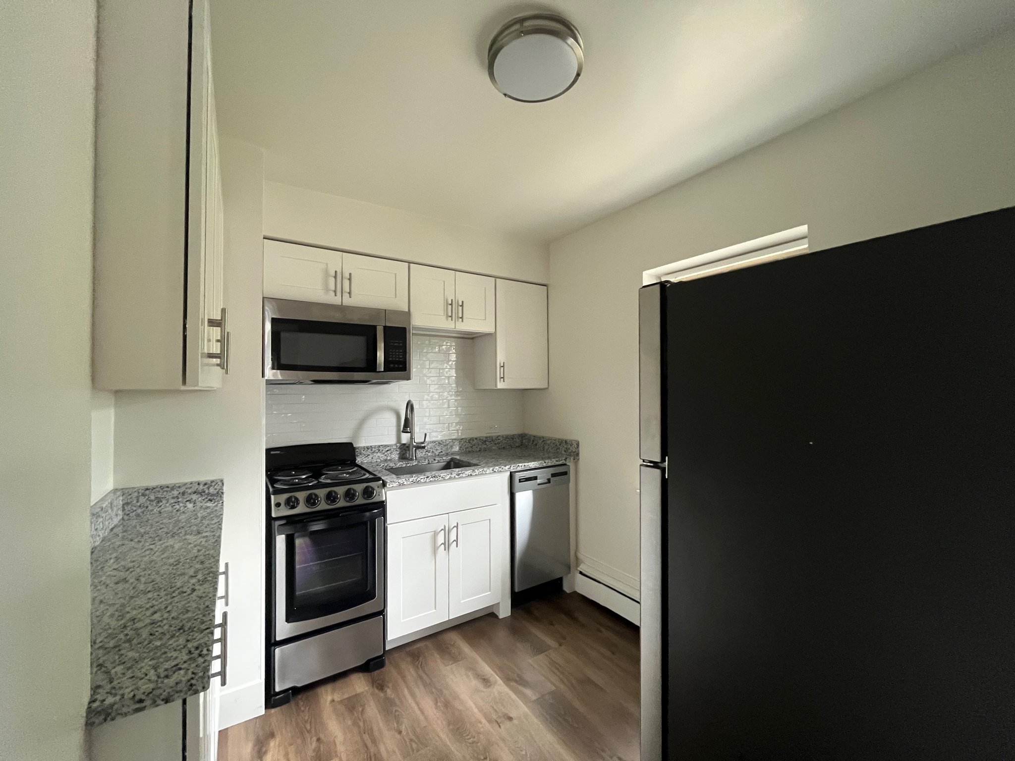 Milwaukee Apartment: 1560 N Prospect