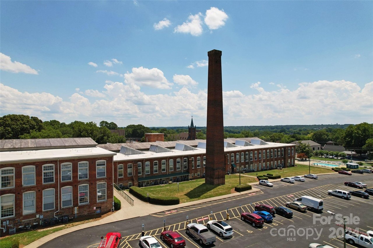Concord Apartment: 1 Buffalo Ave NW