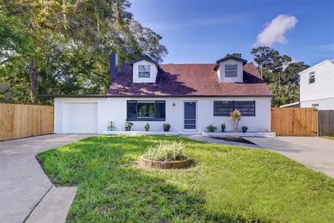 Largo House: 3796 139th Ave