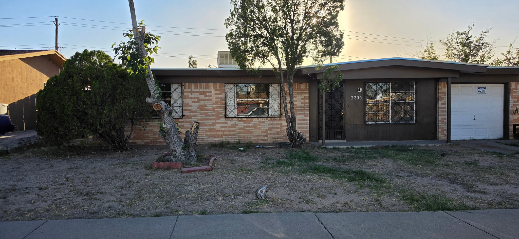 El Paso House: 2205 Escarpa