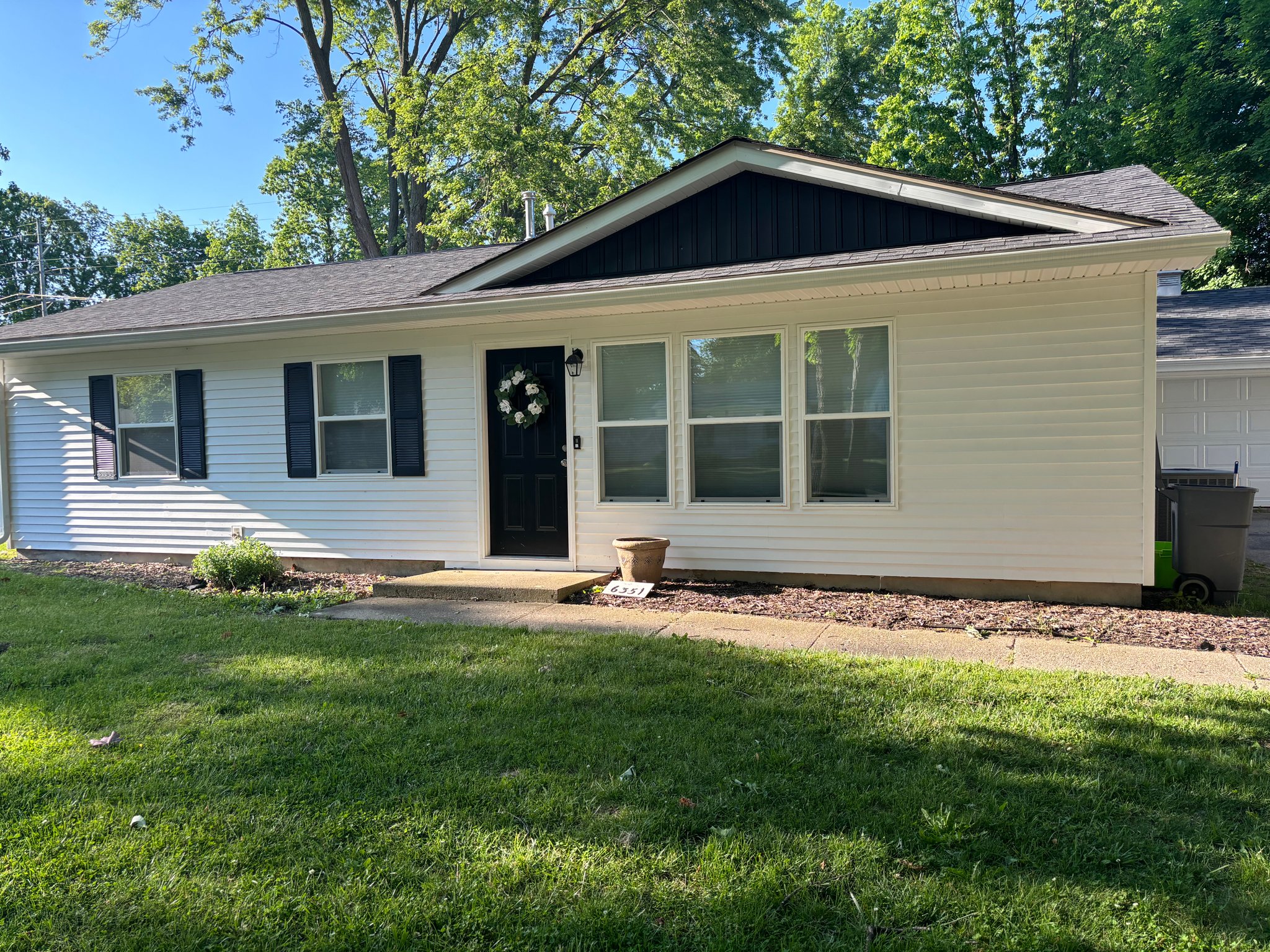 Grand Blanc House: 6351 Springdale Dr
