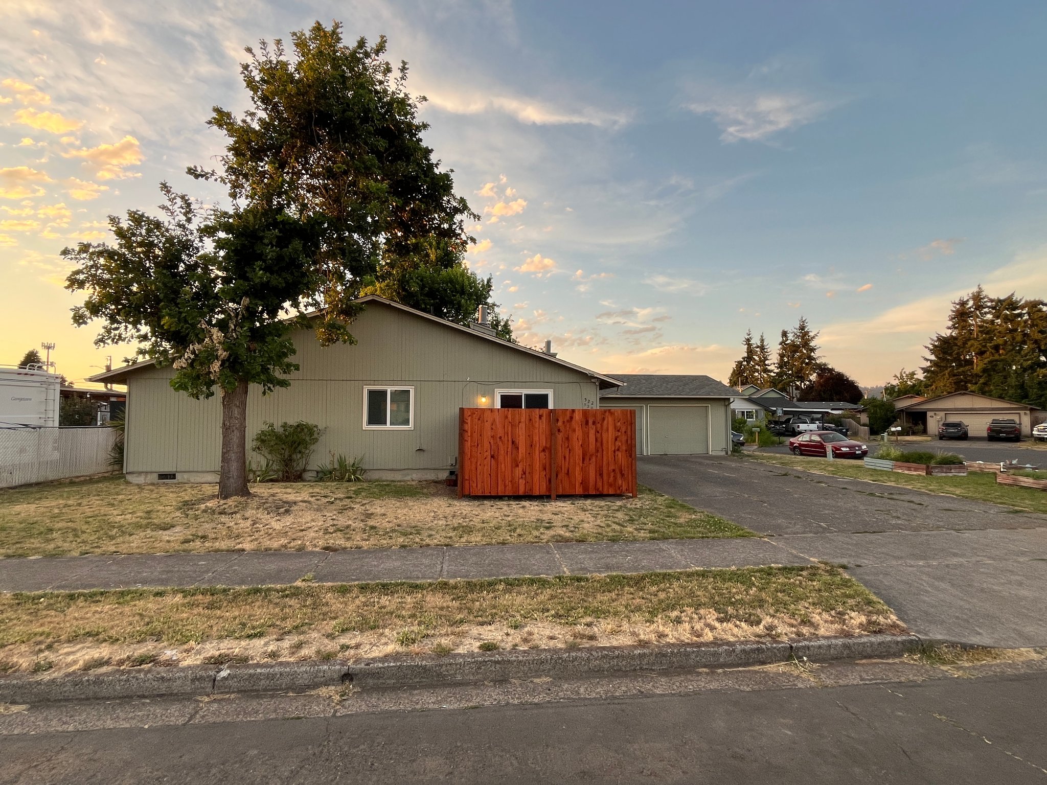 Springfield Multiplex: 520 38th Pl