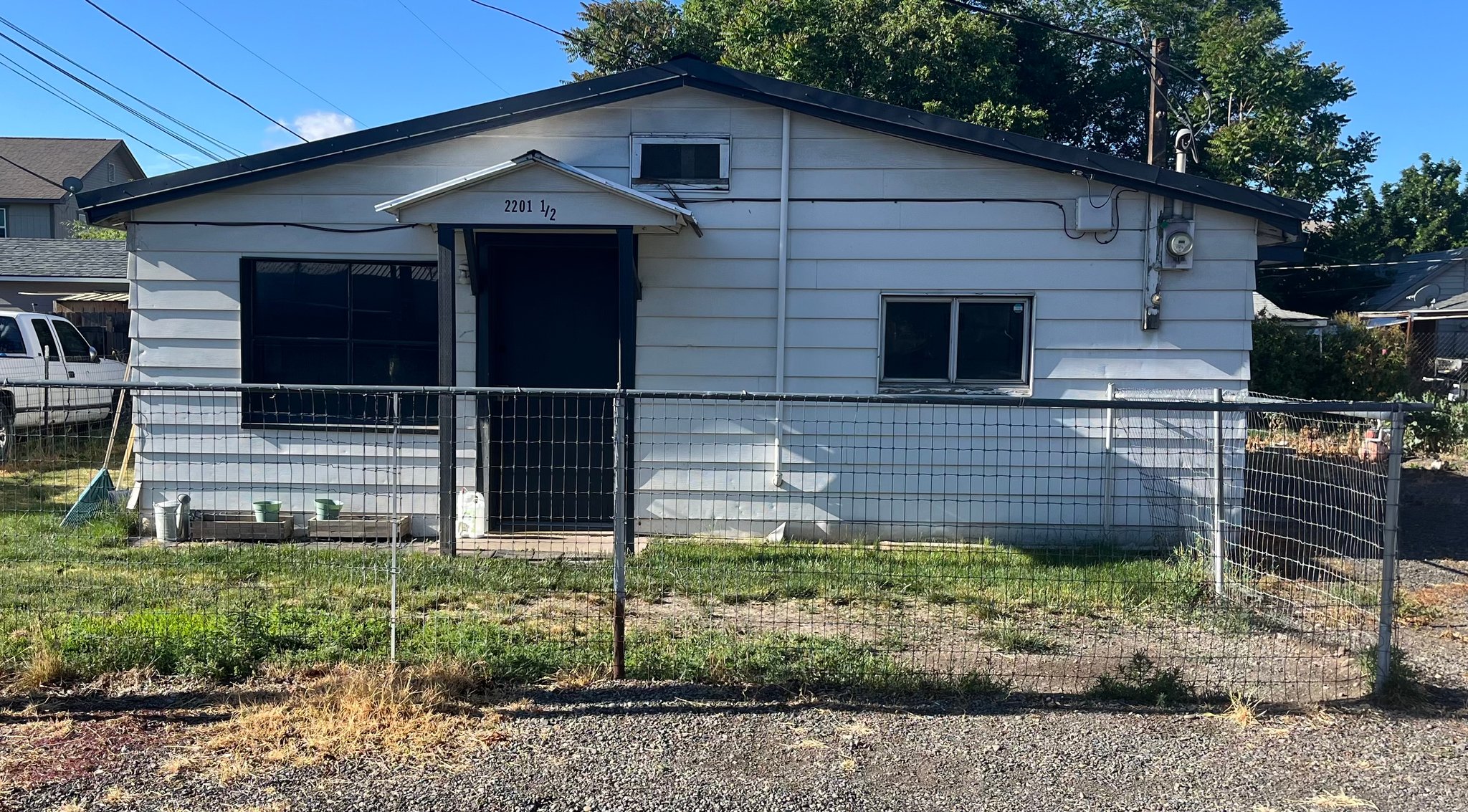 Yakima House: 2201 1/2 S 2nd Ave