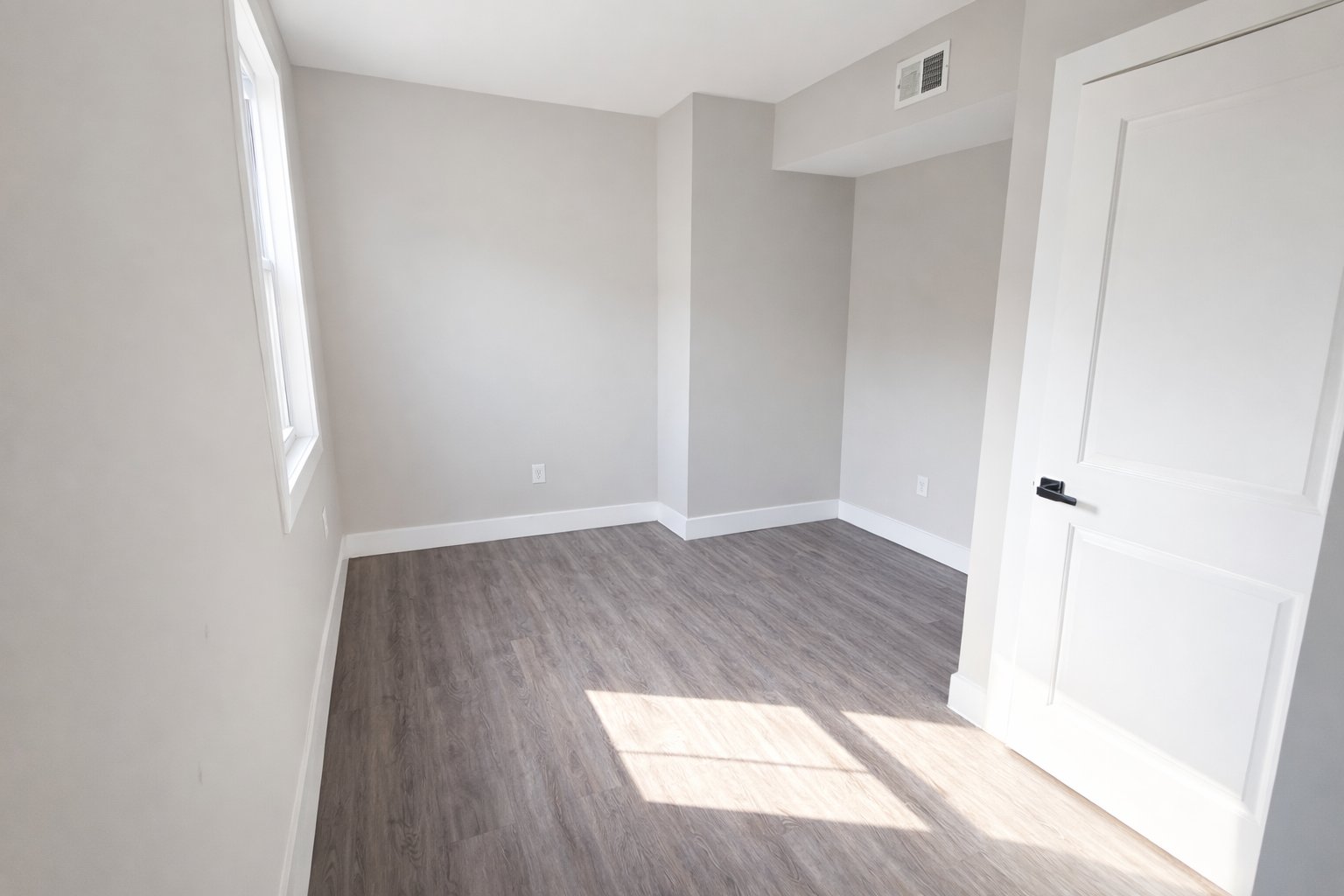 Newark Condo: 494 S 18th St