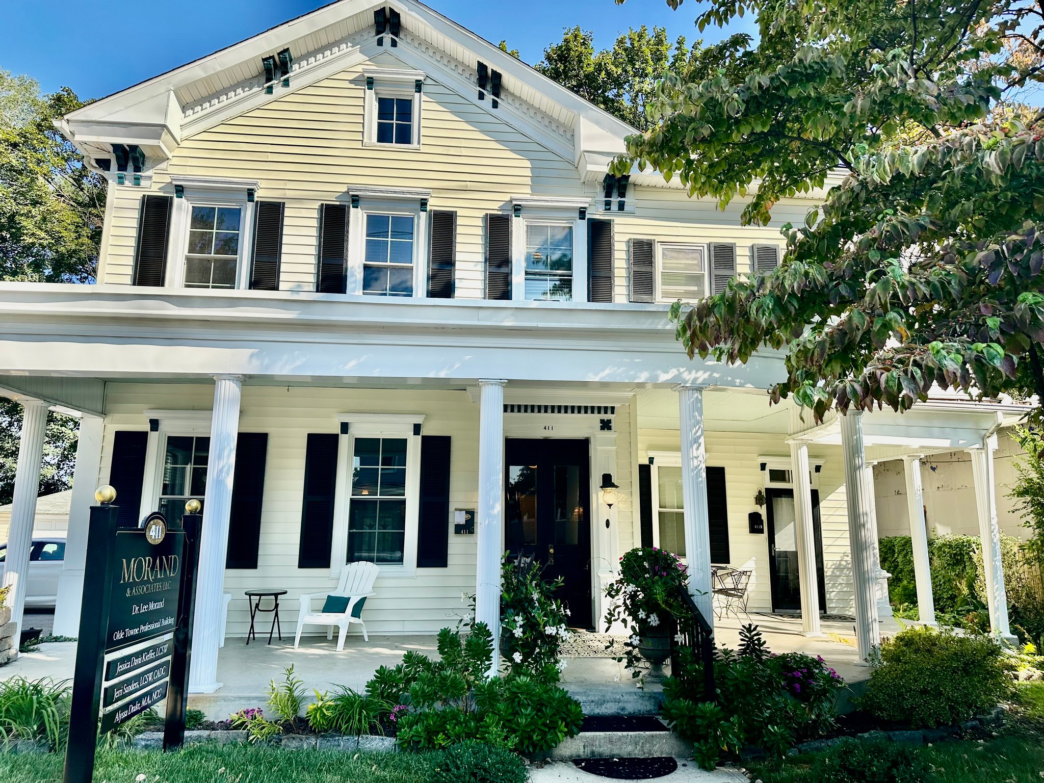 Mechanicsburg Townhome: 411 E. Main St.