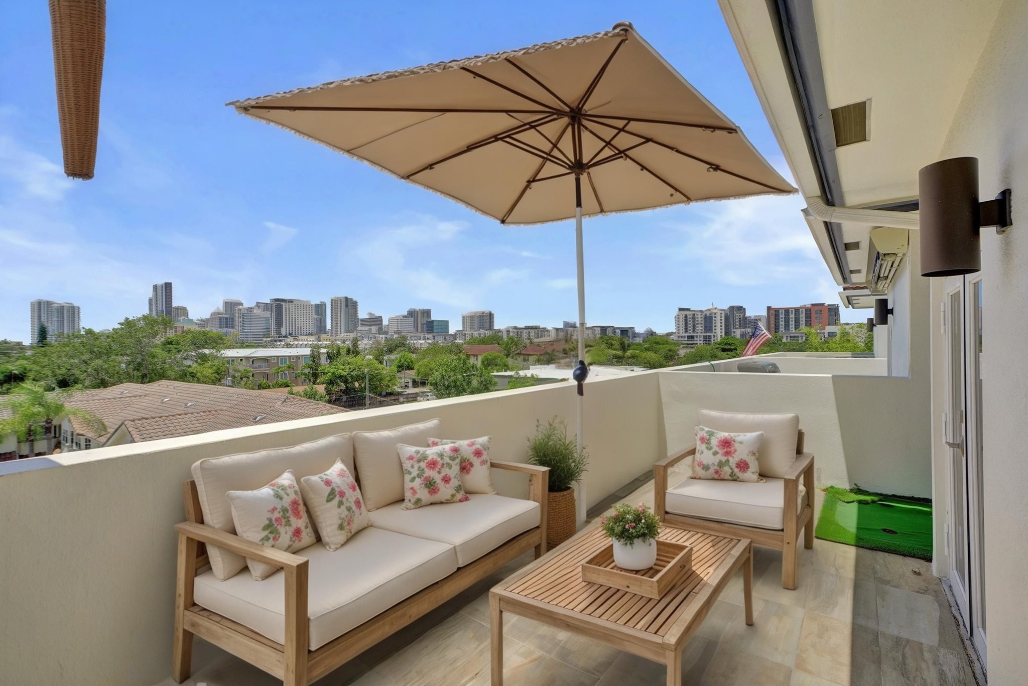 FORT LAUDERDALE Townhome: 820 NE 7TH ST