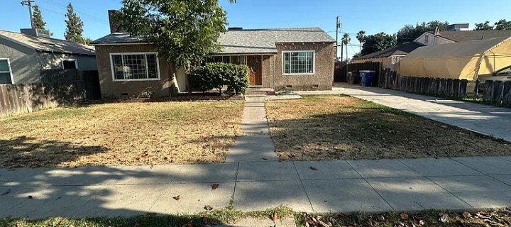 Fresno House: 1325 W Fountain Way
