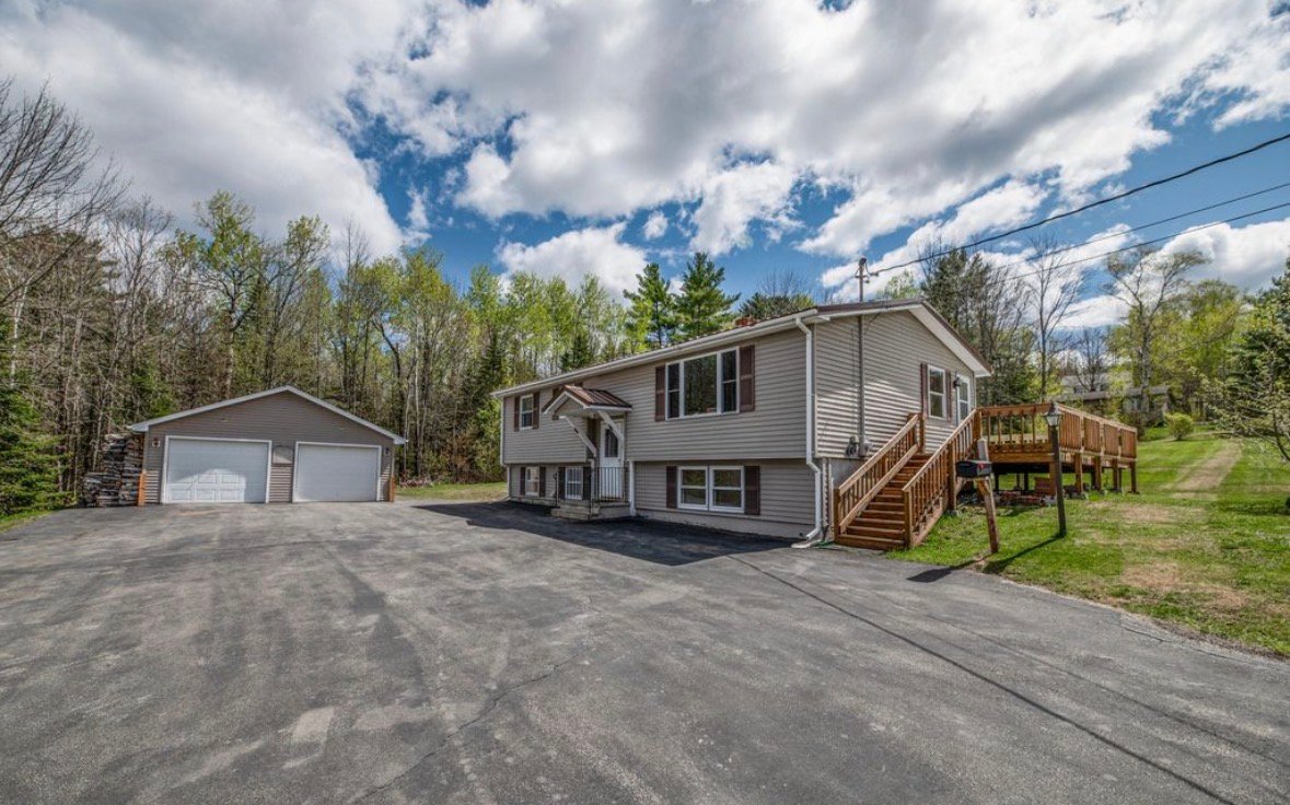 Lincoln House: 16 J R Dr