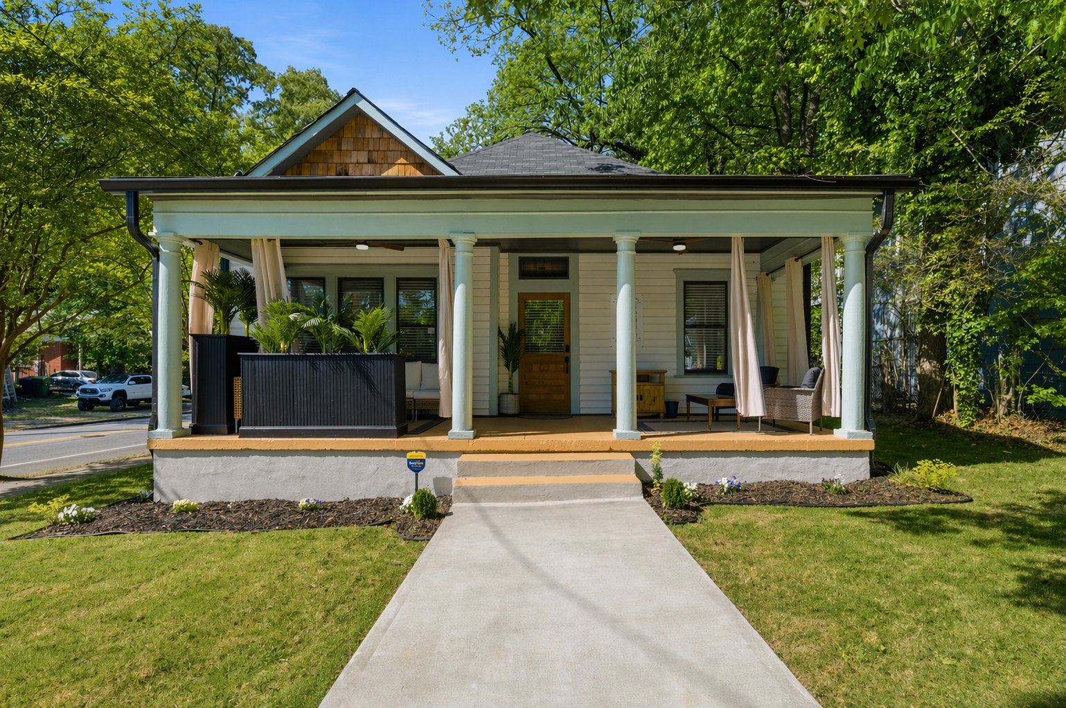 Atlanta House: 907 Beecher St SW