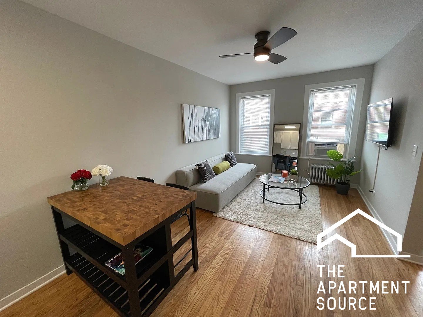 Chicago Apartment: 3250 North Pulaski Rd