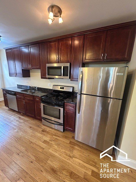 Chicago Apartment: 4554 West George St