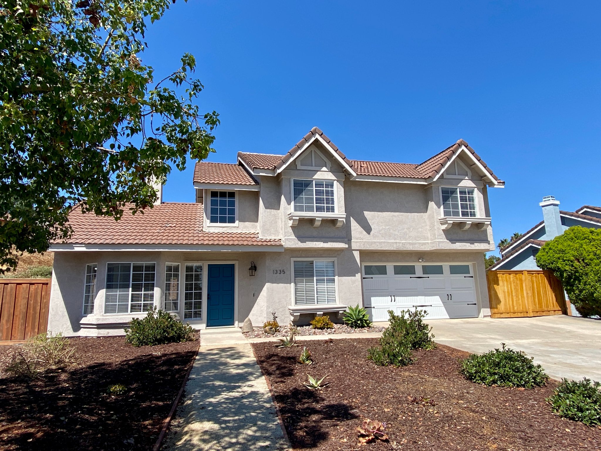 Oceanside House: 1335 Darwin Dr