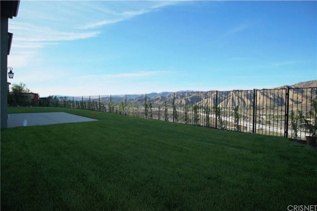 Shadow Hills House: 9349 Hillrose St