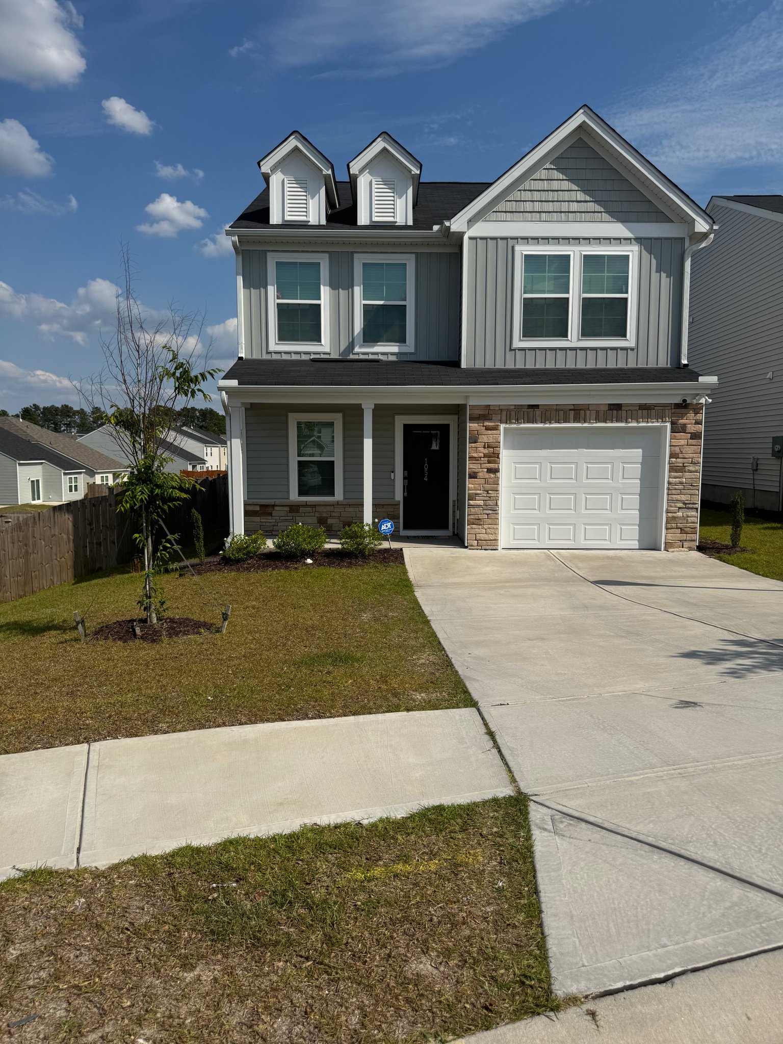 Elgin House: 1054 Crescent Corner Dr