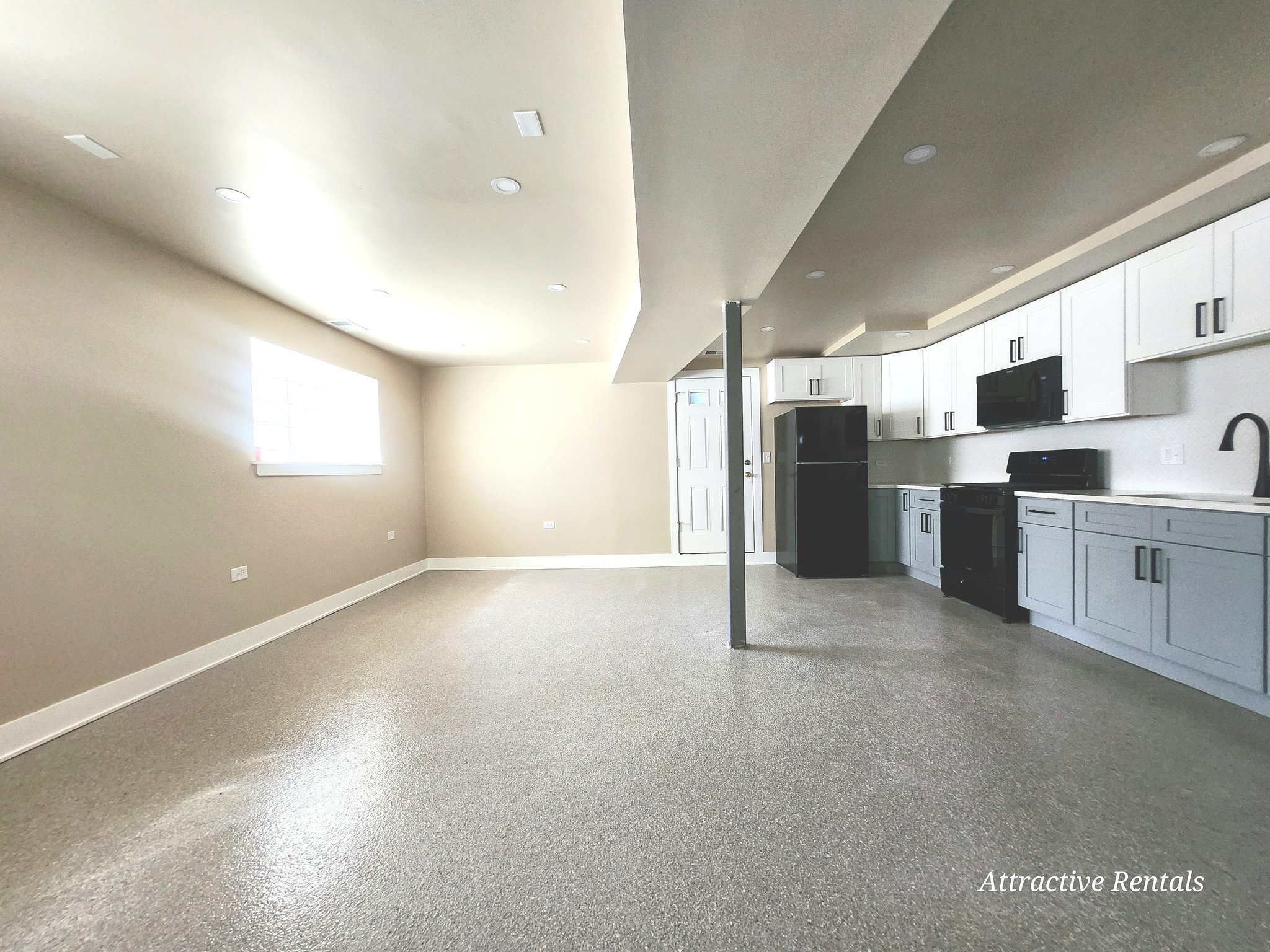Chicago Apartment: 6341 S Elizabeth St
