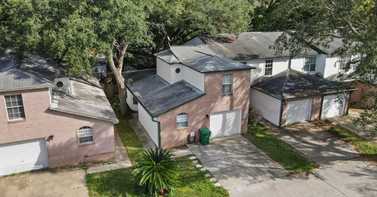 Fort Walton Beach Townhome: 1810 Hurlburt Rd