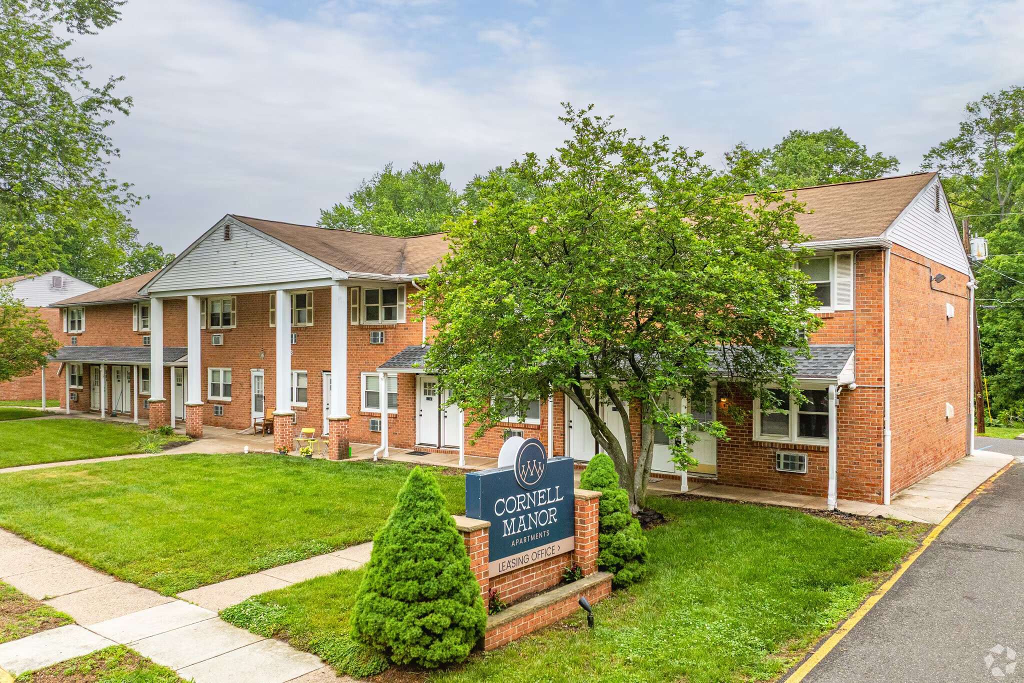 Stratford Apartment: 318 Columbia Ave #313A