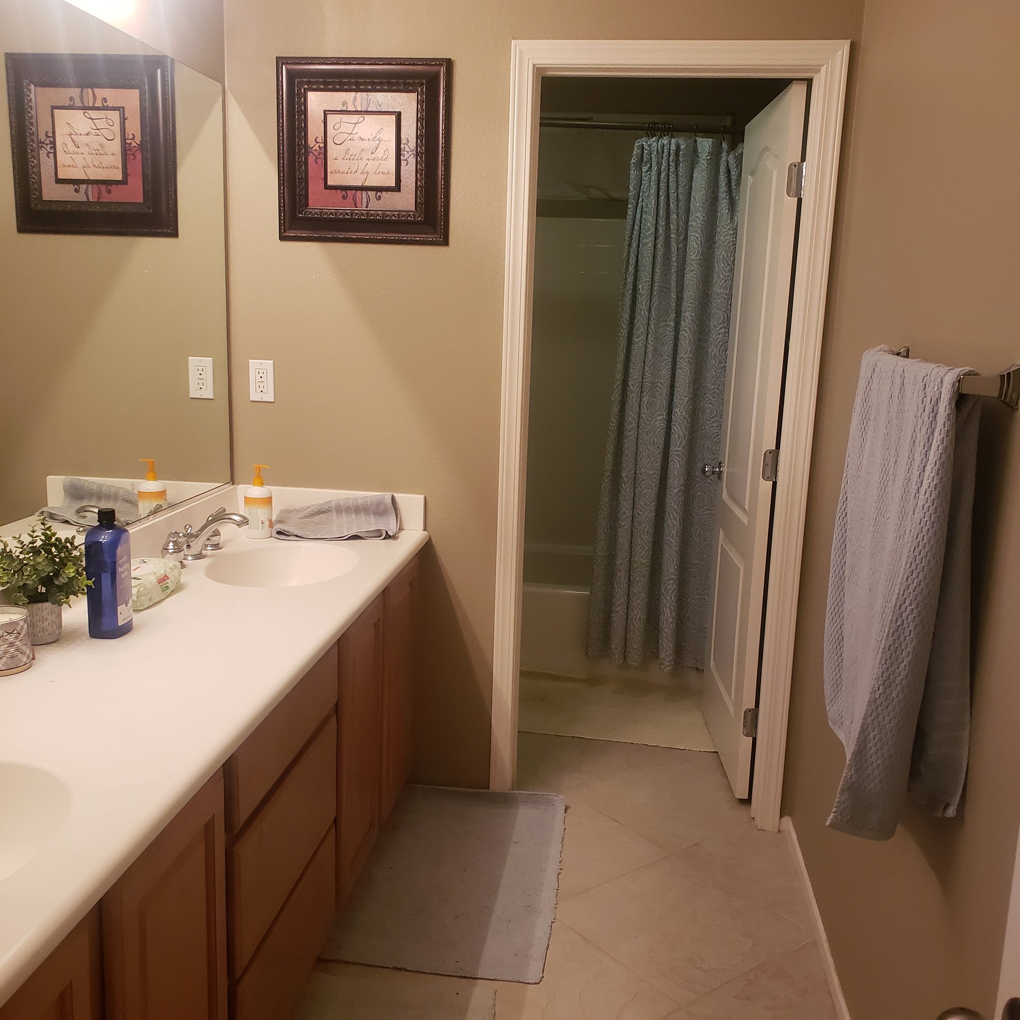 Menifee House: 28001 Whittington Rd
