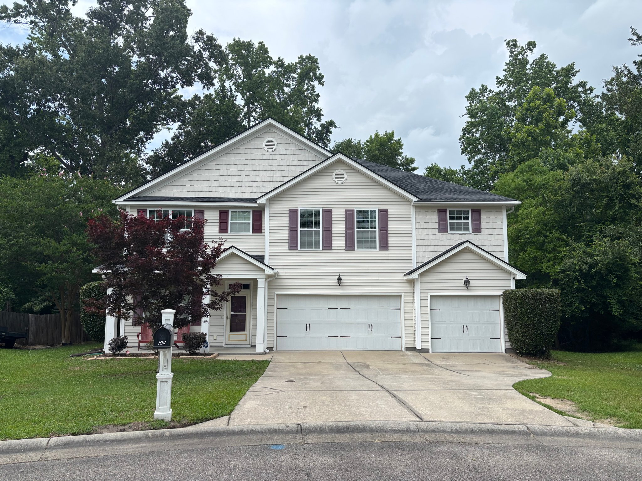 Summerville House: 104 Mateo Ct