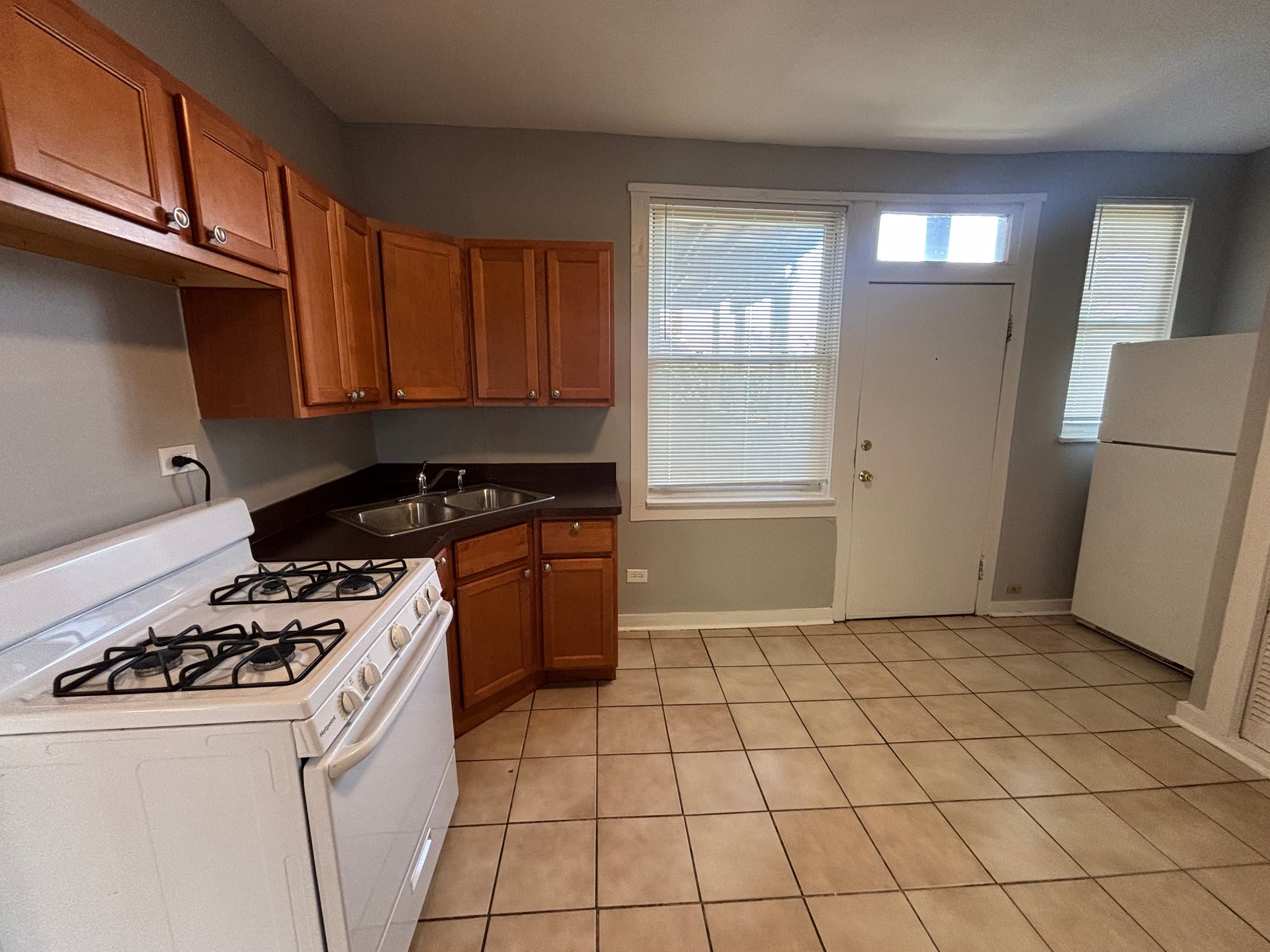 Chicago Apartment: 3357-3359 W 63rd Pl
