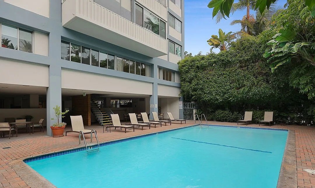 Los Angeles Condo: 969 Hilgard Ave