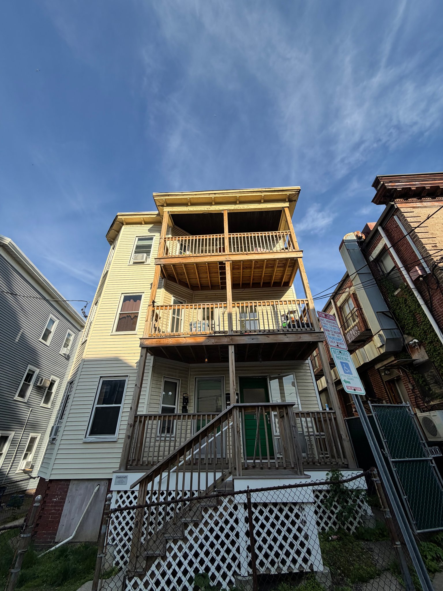 Somerville Apartment: 185 Lowell St